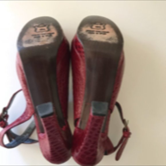 Stuart Weitzman platform heels with ankle straps - Picture 10 of 10